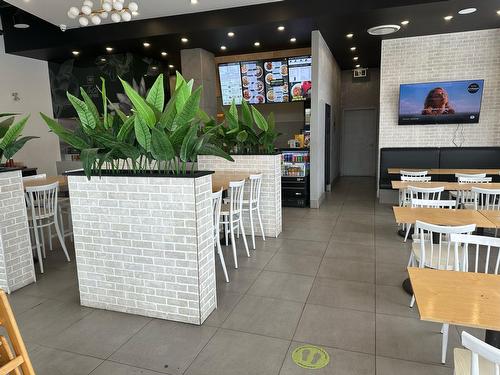 Commerce - 880 Rue Principale, Granby, QC 