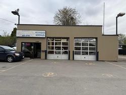 489 Ch. du Bord-de-l'Eau  Laval (Sainte-Dorothée), QC H7X 1T2