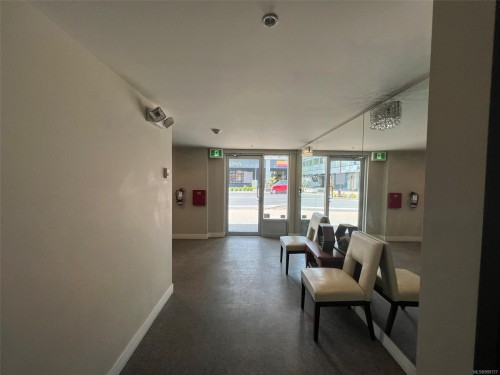 2835 Peatt Rd, Langford, BC - Indoor