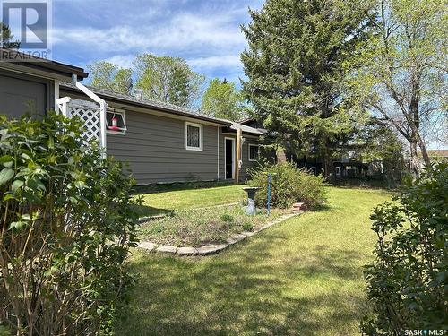 127 3Rd Avenue, Young, SK - Outdoor