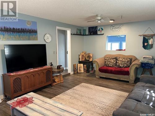 127 3Rd Avenue, Young, SK - Indoor