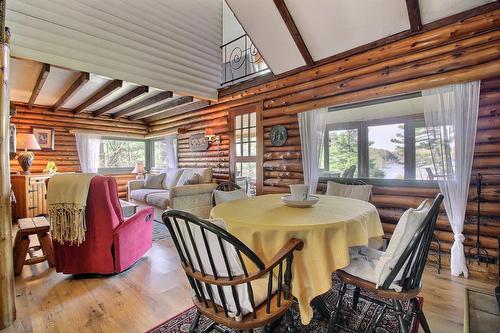 Salle à manger - 23 Ch. Du Rivage, Austin, QC - Indoor Photo Showing Dining Room