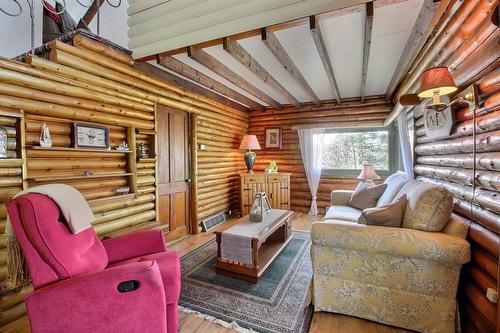 Salon - 23 Ch. Du Rivage, Austin, QC - Indoor Photo Showing Living Room