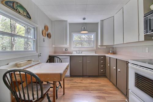 Cuisine - 23 Ch. Du Rivage, Austin, QC - Indoor Photo Showing Other Room