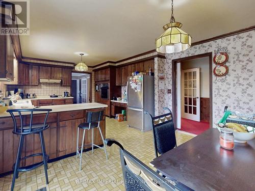 22 Ratcliff Road, Whitchurch-Stouffville, ON - Indoor Photo Showing Kitchen