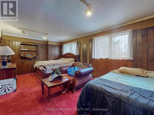 22 Ratcliff Road, Whitchurch-Stouffville, ON - Indoor Photo Showing Bedroom