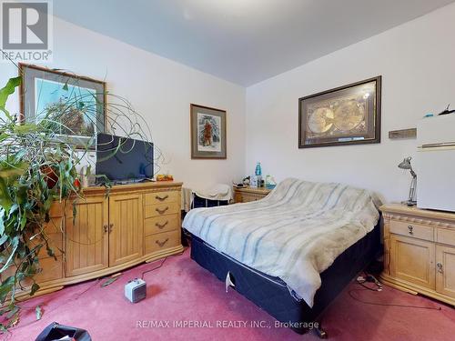 22 Ratcliff Road, Whitchurch-Stouffville, ON - Indoor Photo Showing Bedroom