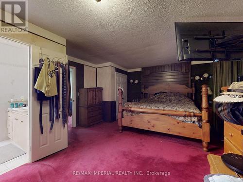 22 Ratcliff Road, Whitchurch-Stouffville, ON - Indoor Photo Showing Bedroom
