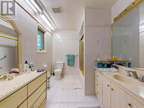 22 Ratcliff Road, Whitchurch-Stouffville, ON - Indoor Photo Showing Bathroom