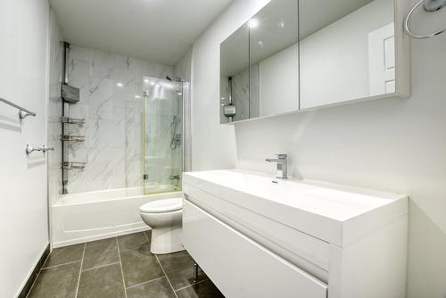 Bathroom - 309-245 Ch. Bates, Mont-Royal, QC - Indoor Photo Showing Bathroom