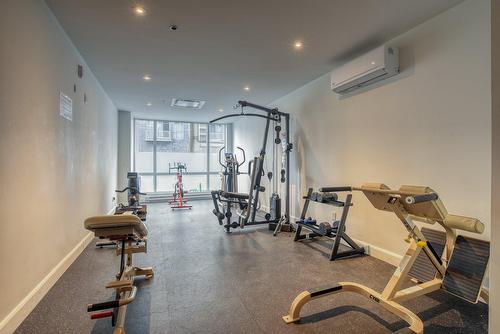 Exercise room - 309-245 Ch. Bates, Mont-Royal, QC - Indoor Photo Showing Gym Room