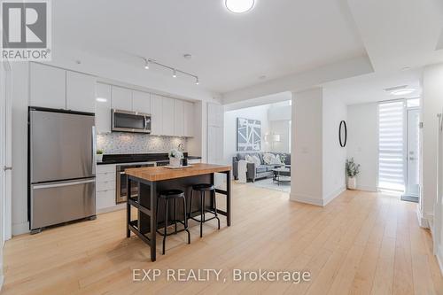 C211 - 5260 DUNDAS STREET  Burlington, ON L7L 0J7