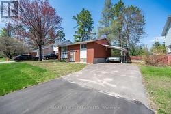 5 HAMMOND COURT  Deep River, ON K0J 1P0