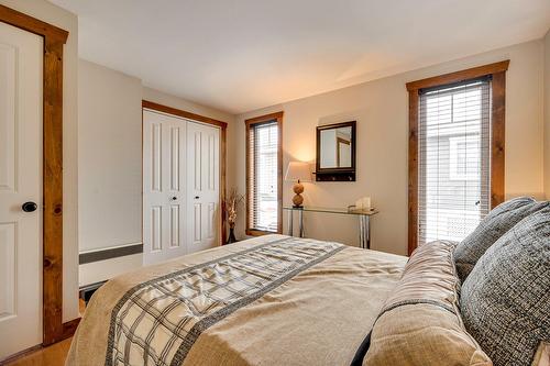 Bedroom - 219 Ch. Des Habitations-Des-Monts, Saint-Sauveur, QC - Indoor Photo Showing Bedroom