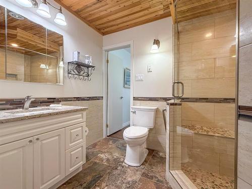 67 Hilltop Crescent, Onanole, MB - Indoor Photo Showing Bathroom