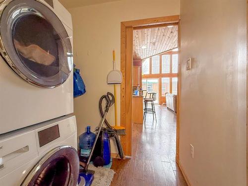 67 Hilltop Crescent, Onanole, MB - Indoor Photo Showing Laundry Room