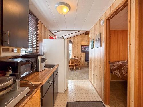 67 Hilltop Crescent, Onanole, MB - Indoor Photo Showing Kitchen