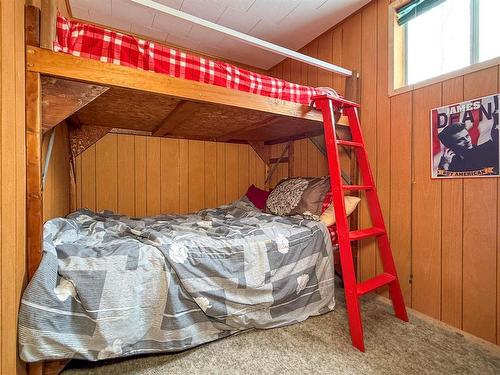67 Hilltop Crescent, Onanole, MB - Indoor Photo Showing Bedroom