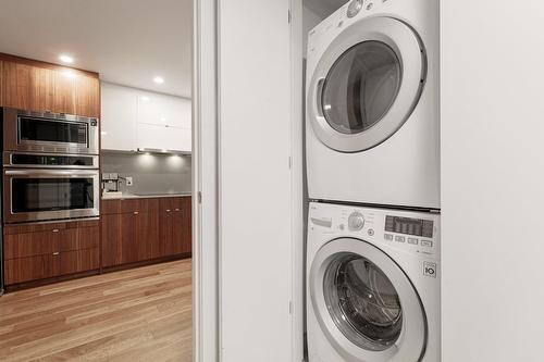 Bathroom - 2A-1330 Rue Olier, Montréal (Le Sud-Ouest), QC - Indoor Photo Showing Laundry Room