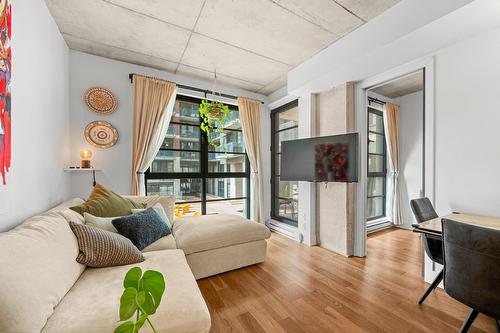 Living room - 2A-1330 Rue Olier, Montréal (Le Sud-Ouest), QC - Indoor Photo Showing Living Room