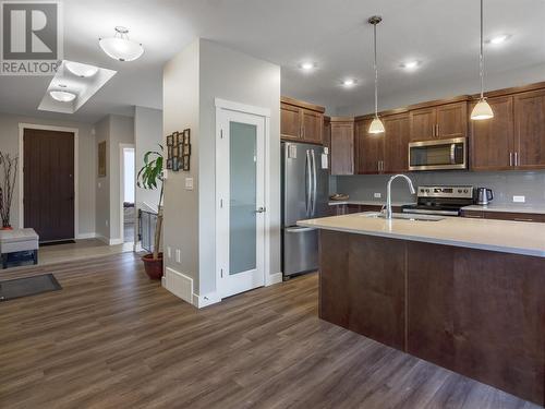 120 Sendero Crescent, Penticton, BC - Indoor Photo Showing Kitchen With Upgraded Kitchen