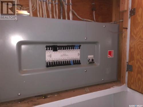 28 Highway Avenue W, Preeceville, SK - Indoor