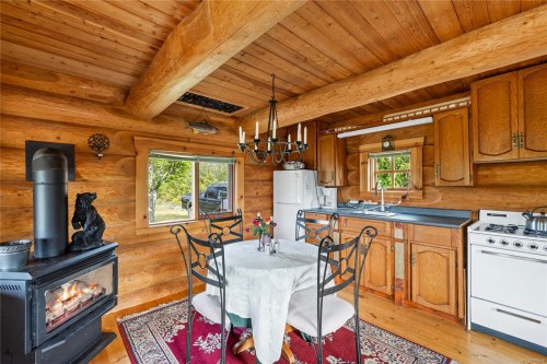 1082 Sixth Ave, Ucluelet, BC 