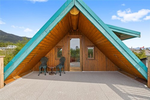 1082 Sixth Ave, Ucluelet, BC 