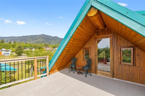 1082 Sixth Ave, Ucluelet, BC 