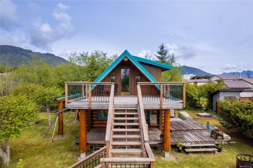 1082 Sixth Ave, Ucluelet, BC 