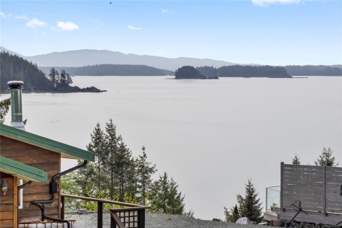 1082 Sixth Ave, Ucluelet, BC 