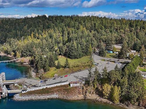 492 Dalton Dr, Mayne Island, BC 