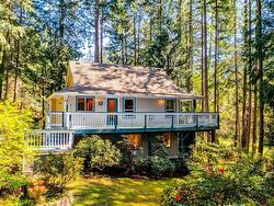 2705 Galley Cres  Pender Island, BC V0N 2M2