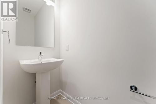 718 Jennie Trout Terrace, Ottawa, ON - Indoor Photo Showing Bathroom