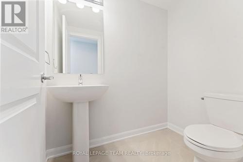 718 Jennie Trout Terrace, Ottawa, ON - Indoor Photo Showing Bathroom