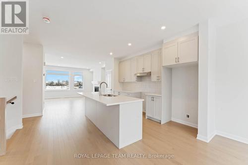 718 Jennie Trout Terrace, Ottawa, ON - Indoor Photo Showing Kitchen