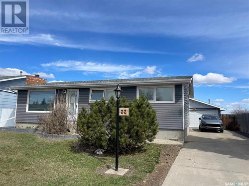 22 West Road, Kindersley, SK - Outdoor