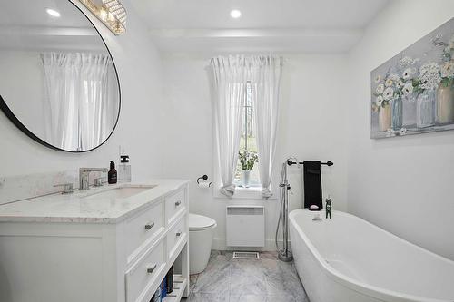 Salle de bains - 54 Ch. De La Perdrix, Val-Des-Lacs, QC - Indoor Photo Showing Bathroom