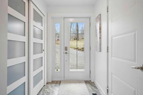 Hall d'entrée/Vestibule - 54 Ch. De La Perdrix, Val-Des-Lacs, QC - Indoor Photo Showing Other Room