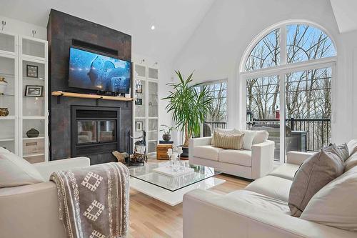 Salon - 54 Ch. De La Perdrix, Val-Des-Lacs, QC - Indoor Photo Showing Living Room With Fireplace