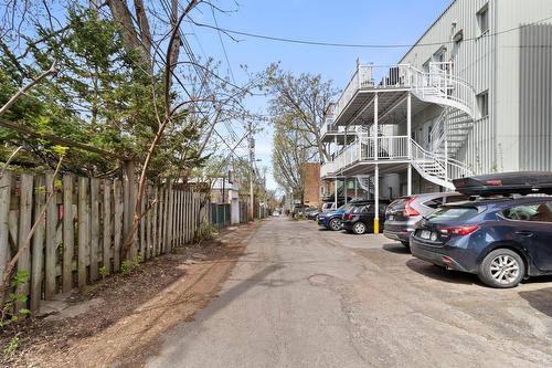 Passageway - 8338 Rue St-Denis, Montréal (Villeray/Saint-Michel/Parc-Extension), QC - Outdoor