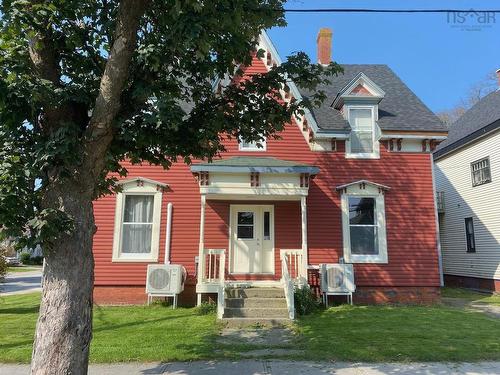 28 Parade Street, Yarmouth, NS 