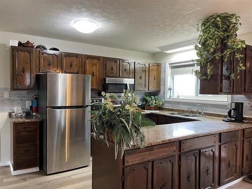 268 Hwy &  #10 Highway N, Swan River, MB - Indoor Photo Showing Kitchen