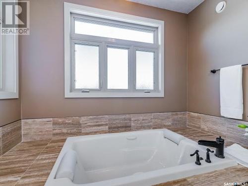 112 4 Highway S, Rosetown, SK - Indoor Photo Showing Bathroom