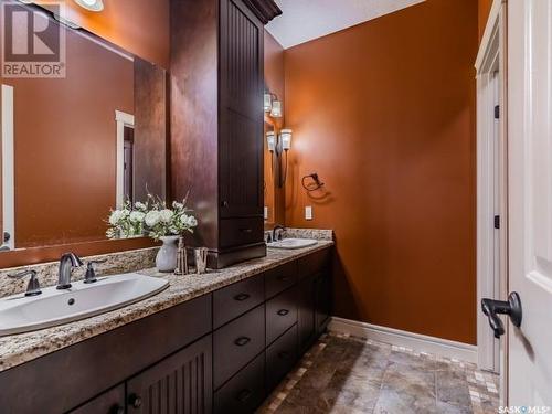 112 4 Highway S, Rosetown, SK - Indoor Photo Showing Bathroom