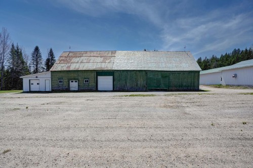 Grange - 8829 Route 117 S., Rivière-Rouge, QC - Outdoor