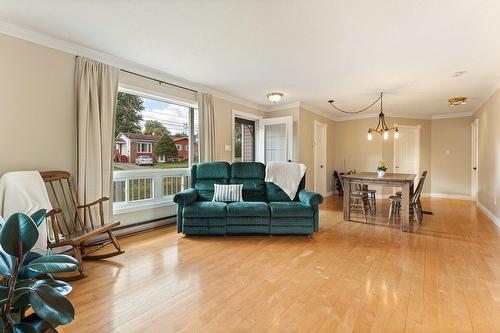 Salon - 339 Rue Rivard, Magog, QC - Indoor Photo Showing Living Room