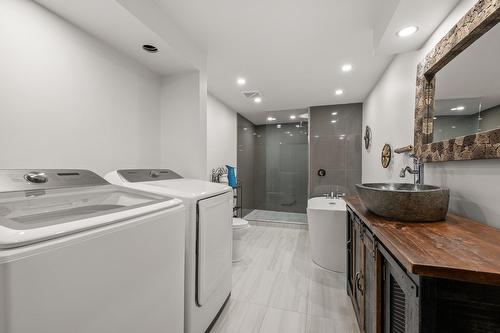 Bathroom - 339 Rue Rivard, Magog, QC - Indoor Photo Showing Laundry Room