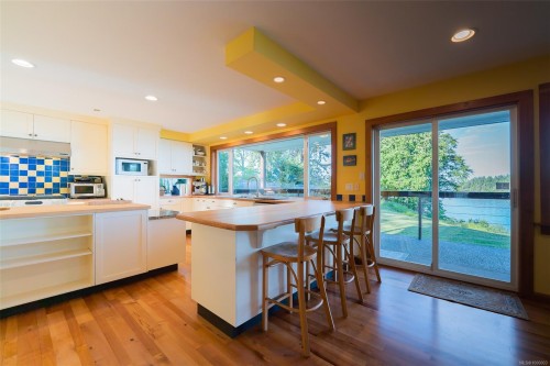 1560 Brebber Rd, Nanaimo, BC 