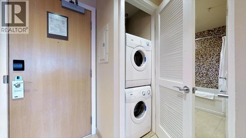 15 Park Place Place Unit# 341, Osoyoos, BC - Indoor Photo Showing Laundry Room